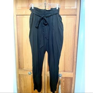 Black Socialite pants, paper bag tie waist, size XL